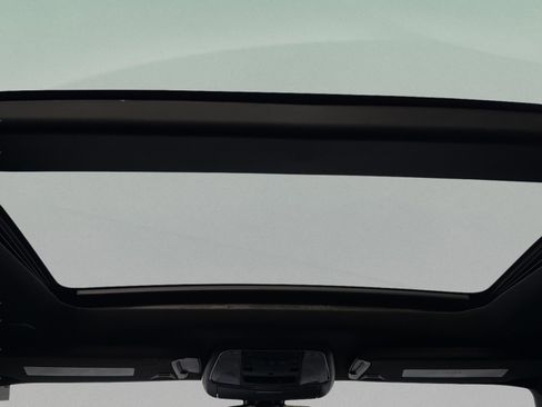 Used 2023 Chrysler 300 S image 17