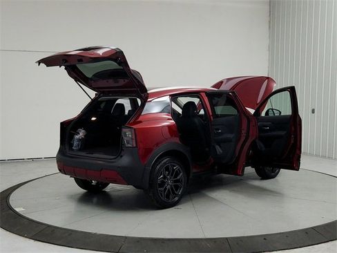 New 2026 Nissan Kicks SR w/ SR Premium Package image 15