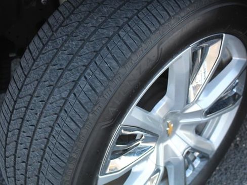 Used 2024 Chevrolet Tahoe High Country AWD/4WD image 14