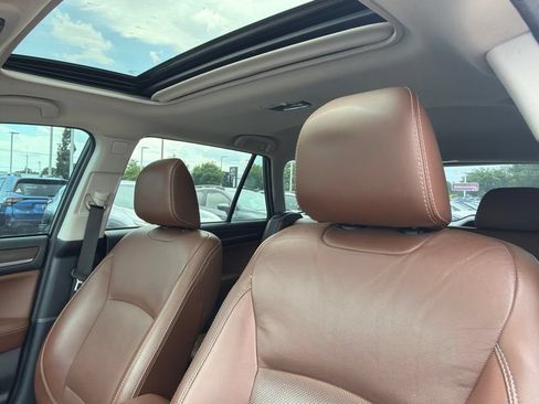 Used 2019 Subaru Outback 3.6R Touring AWD/4WD image 4