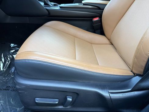 Used 2024 Lexus IS 350 F Sport w/ Navigation Package image 12