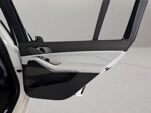 Certified 2026 BMW X7 xDrive40i image 30