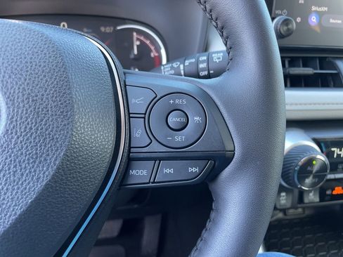 Used 2025 Toyota RAV4 XLE w/ Convenience Package image 29