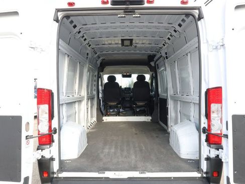 Used 2024 RAM ProMaster 2500 w/ Convenience Group image 21