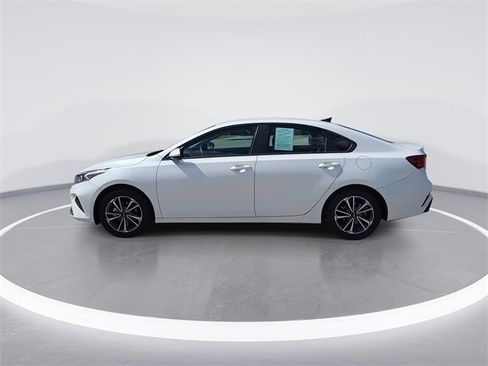 Used 2023 Kia Forte LXS image 5