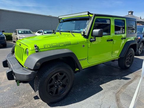 Used 2013 Jeep Wrangler Unlimited Sahara image 2