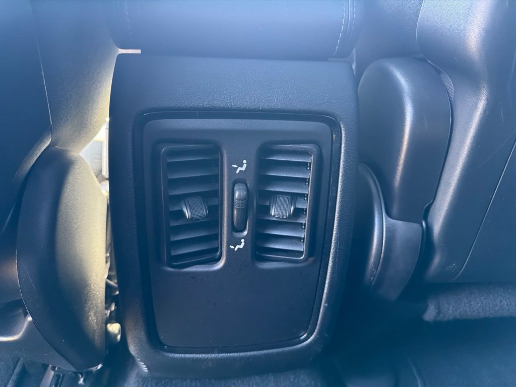 Used 2024 Dodge Durango SXT w/ SXT Blacktop Group RWD image 34