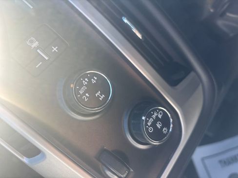 Used 2014 GMC Sierra 1500 SLT w/ SLT Crew Cab Value Package image 29