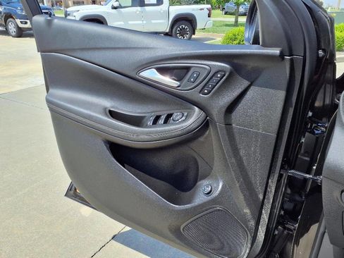 Used 2023 Buick Encore GX Essence w/ Experience Buick Package image 21