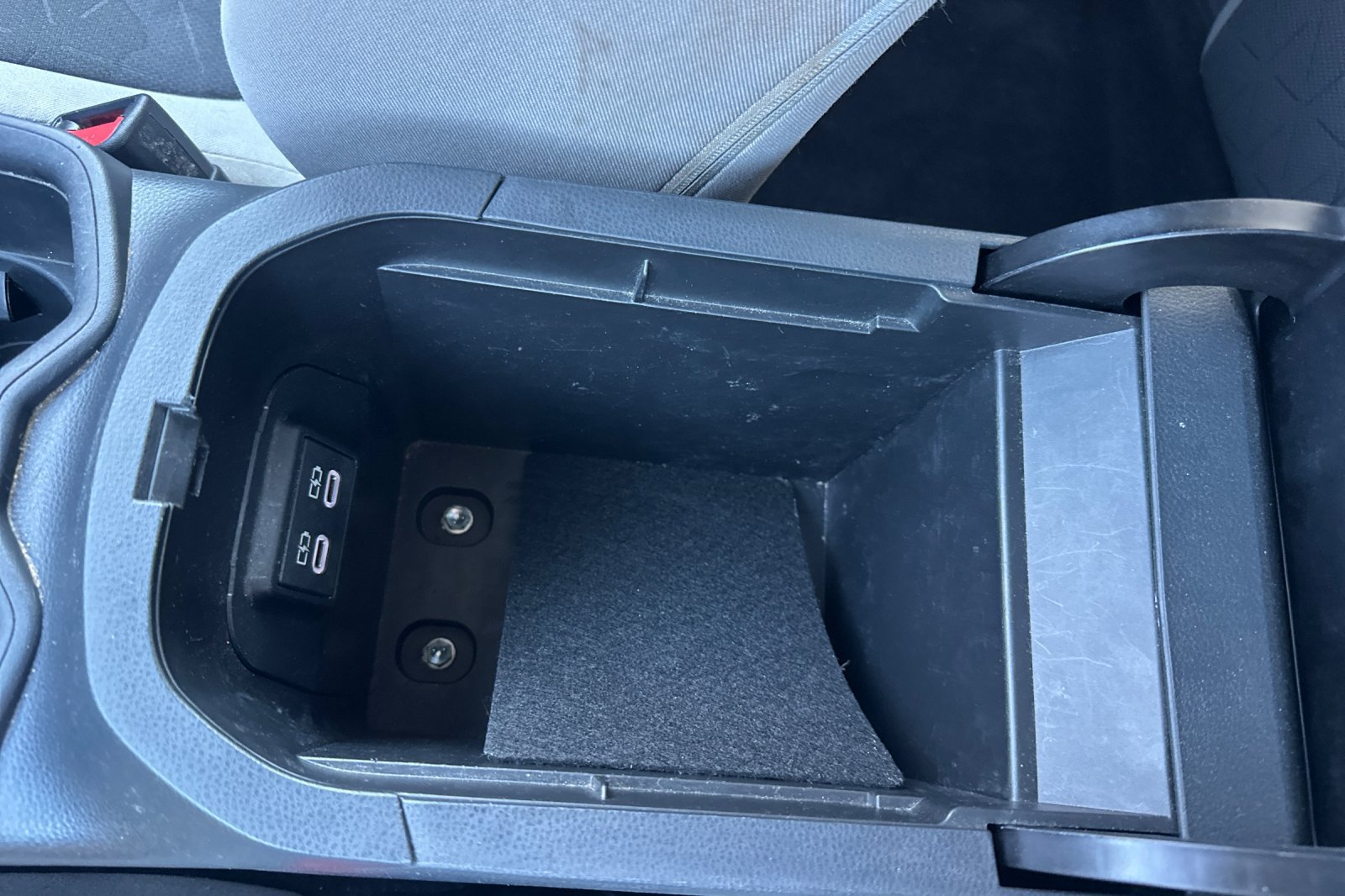 Certified 2024 Toyota RAV4 XLE w/ Convenience Package FWD image 33