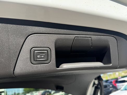 Used 2023 Buick Envision Essence AWD/4WD image 33