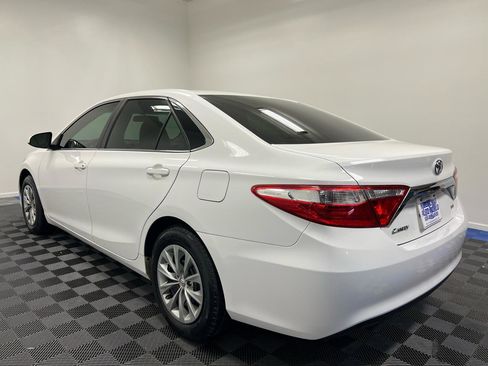 Used 2017 Toyota Camry LE image 10