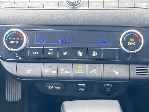 Used 2025 Hyundai Elantra SEL FWD image 19