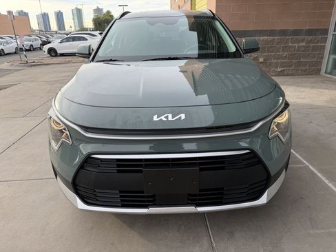 Used 2024 Kia Niro EX image 10