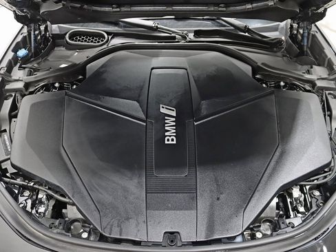 Used 2023 BMW i7 xDrive60 w/ Executive Package 2 image 48