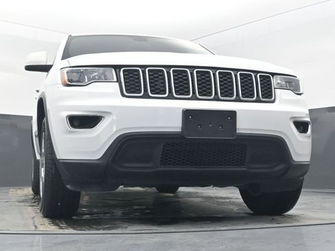 Used 2017 Jeep Grand Cherokee Laredo w/ Quick Order Package 2BE image 19