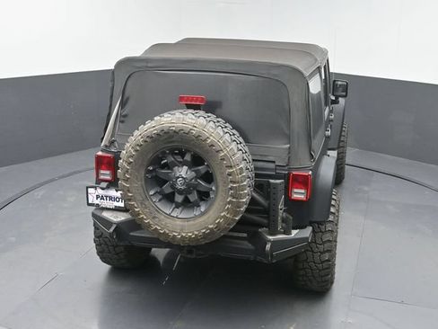 Used 2012 Jeep Wrangler Unlimited Sahara AWD/4WD image 38