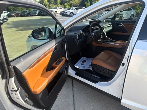 Used 2022 Lexus RX 350L FWD w/ Premium Package image 10