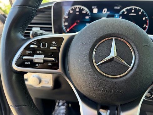 Used 2021 Mercedes-Benz GLS 450 4MATIC image 19