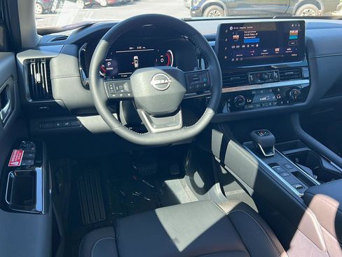 New 2026 Nissan Pathfinder SL FWD image 19