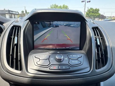 Used 2015 Ford Escape SE w/ Equipment Group 201A AWD/4WD image 14