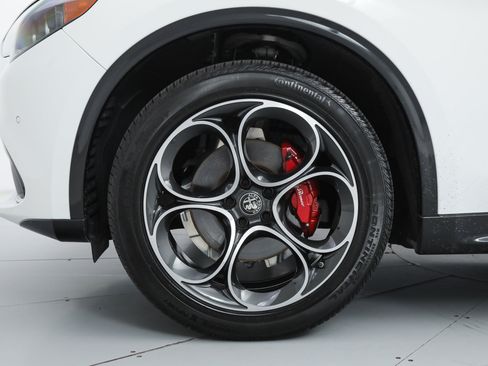 New 2025 Alfa Romeo Stelvio Sprint w/ Veloce Package AWD/4WD image 18