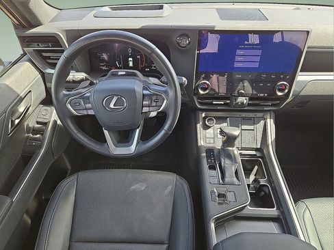 Used 2024 Lexus GX 550 w/ Accessory Package (Z1) AWD/4WD image 18