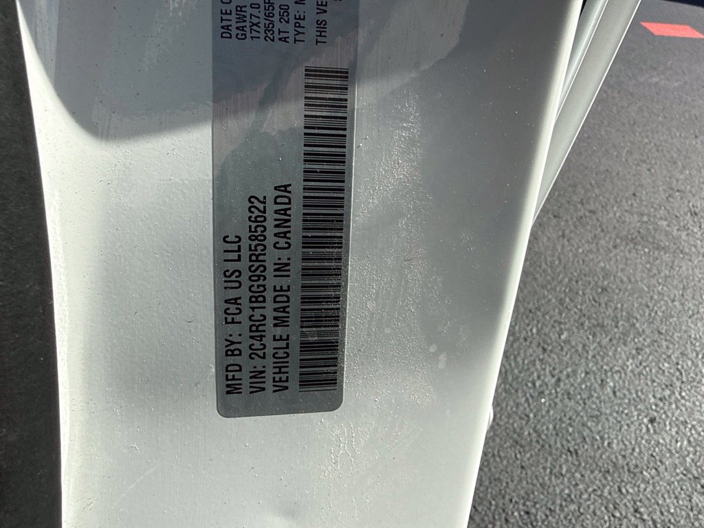 Used 2025 Chrysler Pacifica Select FWD image 10