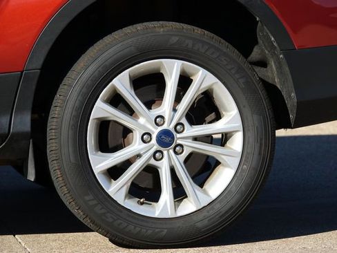 Used 2019 Ford Escape SE image 38