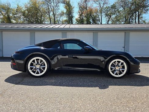 Certified 2025 Porsche 911 Carrera image 8