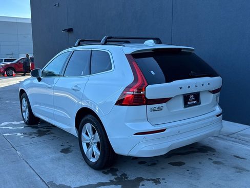 Used 2022 Volvo XC60 B5 Momentum image 22