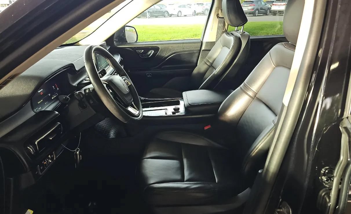 Used 2022 Lincoln Aviator AWD w/ Premium Package image 5