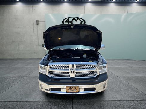 Used 2017 RAM 1500 Laramie w/ Convenience Group AWD/4WD image 8