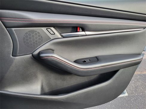 Used 2024 MAZDA MAZDA3 s image 19