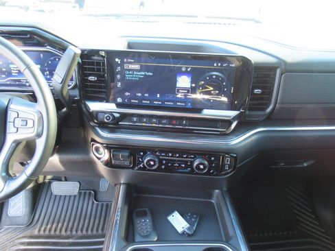 Used 2024 Chevrolet Silverado 3500 LTZ w/ LTZ Convenience Package image 22