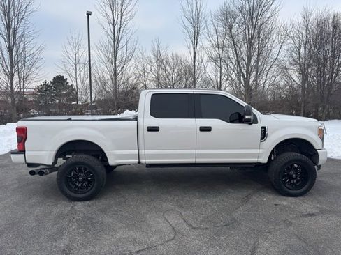 Used 2018 Ford F250 Platinum w/ Platinum Ultimate Package image 2