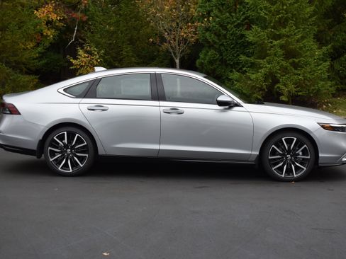 New 2026 Honda Accord Touring image 9