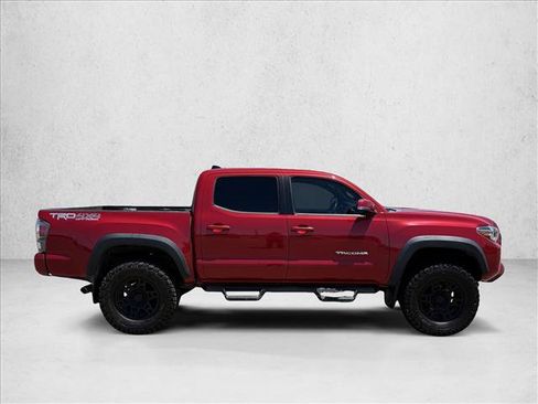 Used 2021 Toyota Tacoma TRD Off-Road w/ Technology Package AWD/4WD image 4