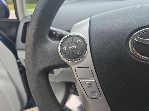 Used 2015 Toyota Prius Two FWD image 16