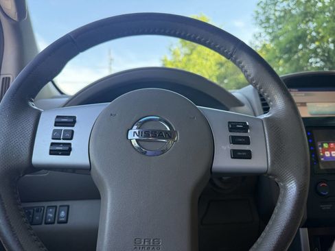 Used 2011 Nissan Pathfinder LE w/ Navigation Pkg image 16