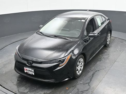 Used 2024 Toyota Corolla LE image 38