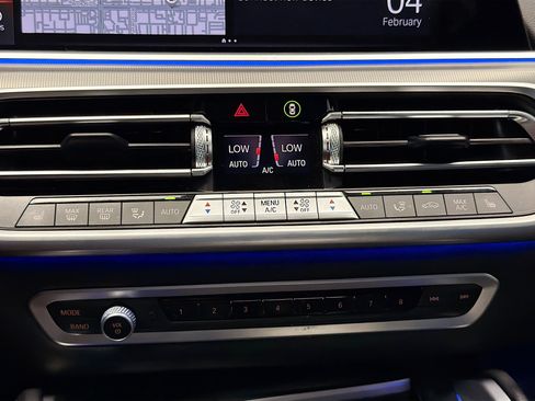 Used 2023 BMW X6 xDrive40i w/ Premium Package image 10