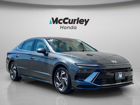 Used 2025 Hyundai Sonata SEL FWD image 1
