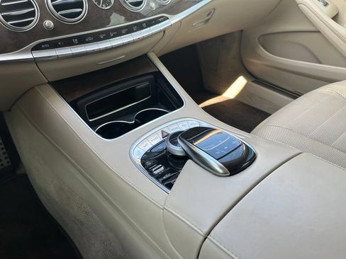 Used 2019 Mercedes-Benz S 560 Sedan image 19