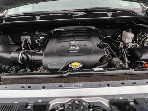 Used 2017 Toyota Tundra SR5 w/ SR5 Upgrade Package RWD image 26