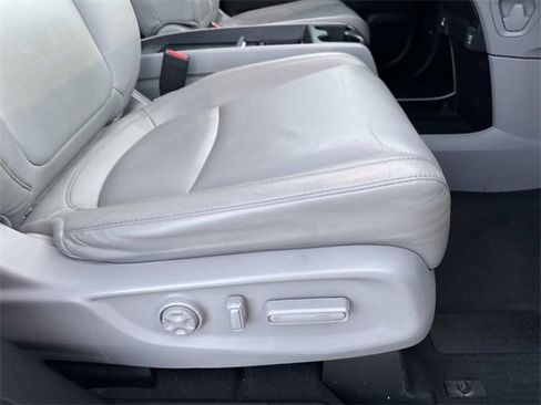 Used 2021 Honda Odyssey EX-L image 11