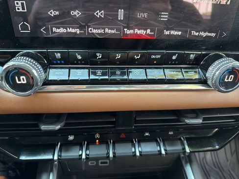 Used 2023 GMC Canyon AT4 w/ AT4 Premium Package image 37