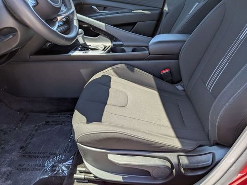Used 2025 Hyundai Elantra SEL FWD image 24