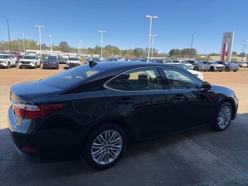 Used 2015 Lexus ES 350 w/ Luxury Package image 4
