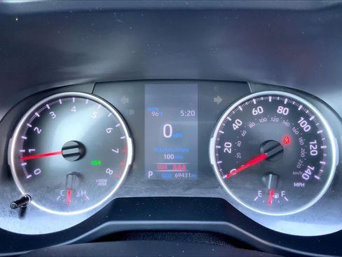 Used 2021 Toyota RAV4 XLE FWD image 25